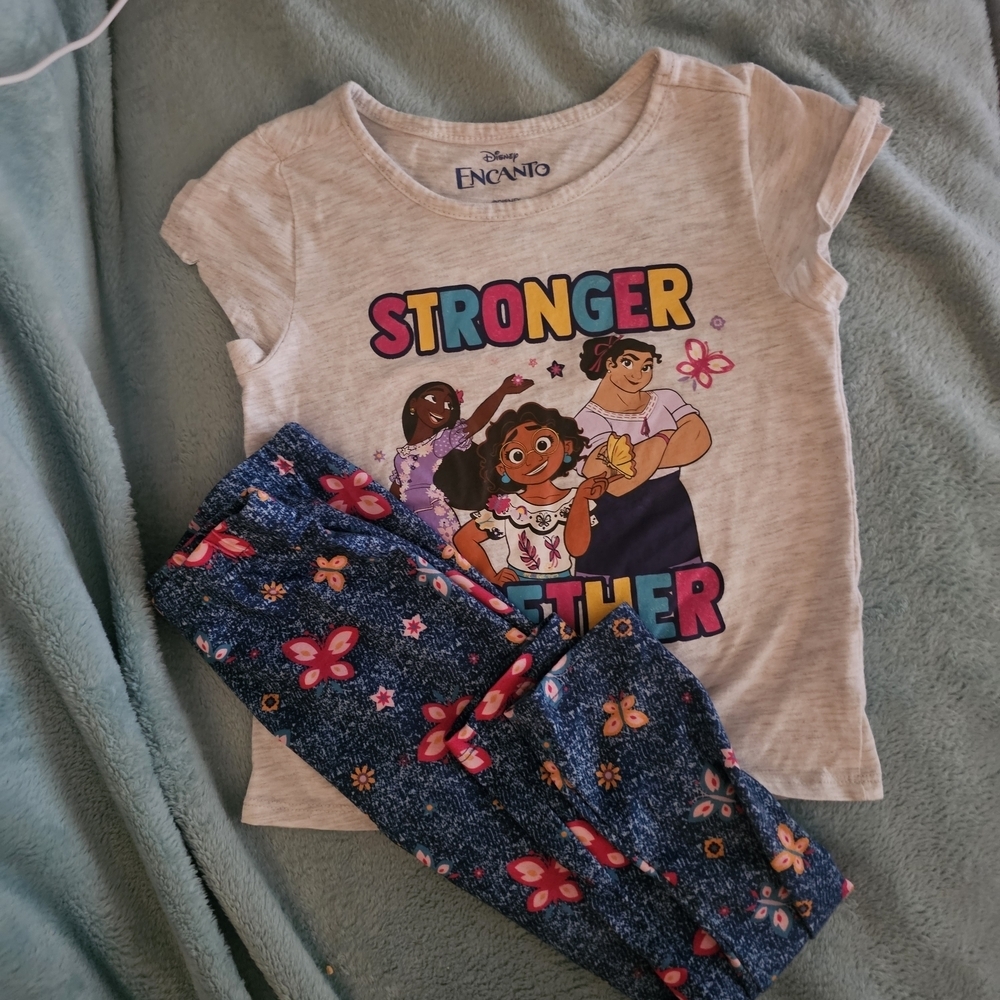 Disney Encanto Cream T-Shirt with Colorful Print Leggingd - Picture 2 of 4